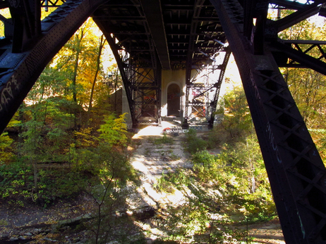 The St Clair bridge over the Vale of Avoca