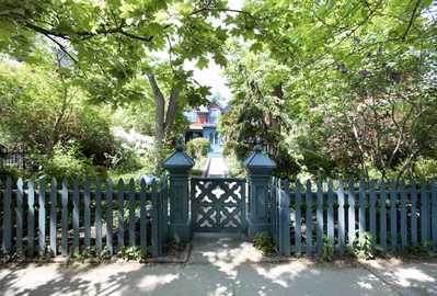Cabbagetown garden