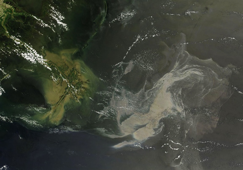 oil spill by NASA